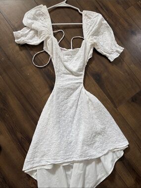 White beautiful short dress